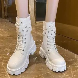 메탈스트랩 러기드솔 스트리트무드 하이워커 디자인5FWY 통굽 워커 플랫폼 부츠 글로시텍스처 볼드 레이스