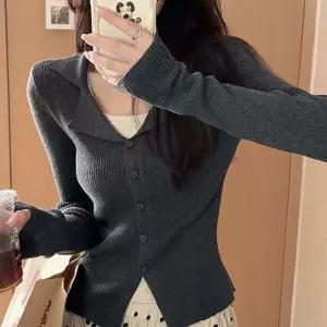 가을 예쁜 카라 골지 니트 데일리 캐주얼 여자 가디건 배색 간절기 여성 다이아체크 세미크롭 미니 단추