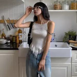 [하프클럽/]여자 골지 끈 컷오프 술장식 브이 나시