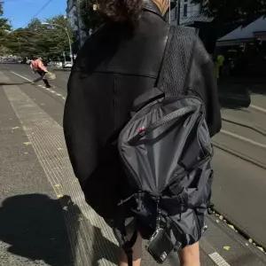 손오반 여성 오피스룩 빈티지 점퍼 코트 데일리룩 PU가죽 야구 항공 집업 숄카라 슬림핏 멋라이더 KUK1