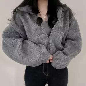 여성 크롭 숏 후리스 뽀글이 집업 점퍼 루즈핏패딩 캐주얼룩코디 학생 겨울 귀여운 양털 여자 자켓