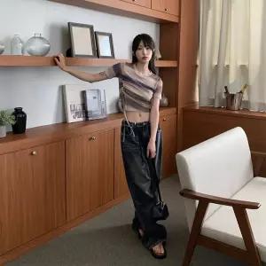 여자 라운드넥 물나염 언발 트임 사이드 사선 셔링 스트랩 세미크롭 반팔티