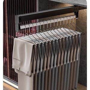 얇은 캐비닛 상단 장착형 옷장에 옷장 막대 걸이 걸쳐 수직 텔레스코픽