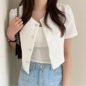 클래식하고 산뜻한 분위기 반팔 크롭 트위드 여성자켓여름하객룩 데이트 정장 페미닌스타일 패션 시원한 출