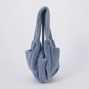 윌라 슬링백 다크그레이애견외출가방 이동 이동백 반려백 애완백 퍼피 소형 강아지백 애백