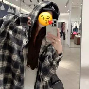 오버핏 체크후드셔츠 여성 플란넬 남방 가을겨울 데일리룩꾸안꾸패션 코디 스트릿 캐주얼 10대 20대 루즈