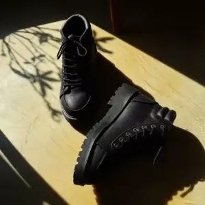 키높이 베이지 심플 미디엄 남자 남성 워커 6cm 로퍼 슬립온 남자워커 남자여름샌들