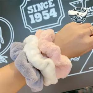 부드럽고 귀여운 털 헤어밴드 컬러 선택 가능한 곱창머리끈 헤어끈 헤어슈슈 곱창밴드