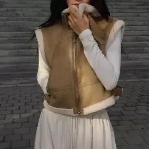 여성 3컬러 겨울철 빈티지무드 이넥 버클 무스탕조끼