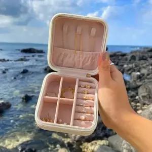 [하프클럽/]휴대 가능한 미니 파우치 가방 소형 여권 파우치