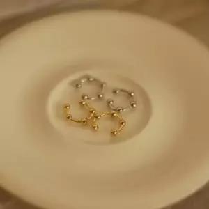 [옷자락]여자 신주 포인티드 볼 논피어싱 이어커프