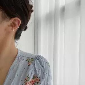 [옷자락]여자 사계절 미니멀 꼬임 라운드 이어커프