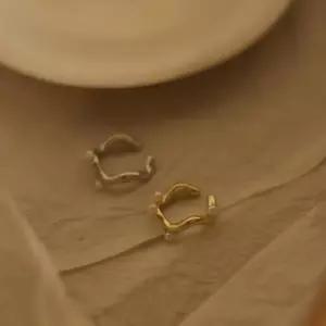 [옷자락]여자 지그재그 미니 펄 라인 이어커프 귀찌