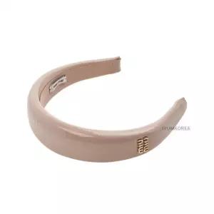 [라벨루쏘]  FW24 여성 페이턴트 레더 헤어밴드 5IH025 069 F0236