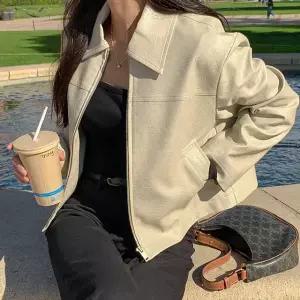 코이 세미크롭 레더 자켓 봄 가을 데일리룩 출근룩