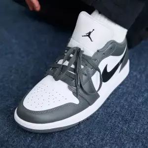 [나이키] 에어 조던 1 로우 남성 스니커즈_A 553558-152