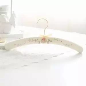 [생활] 패브릭 자수 스펀지 옷걸이3p 미끄럼방지 의류매장 옷정리