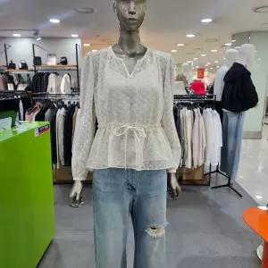 시슬리/애플아울렛/니몰 자수 허리 스트링 블라우스 SAWS36531