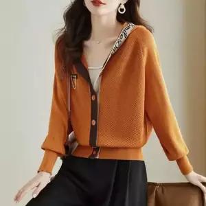 니트 캐주얼 여자후드가디건 와펜 끝물 숏 후드 가오리핏 카디건 ible1