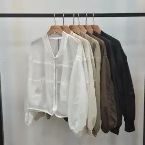 쉬즈미스 노카라 숏 여름점퍼 26년 Q222020