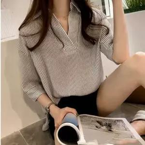 [샵앤] 여성 여리핏 스트라이프 카라넥 블라우스 WON-WBL-WA18FEB