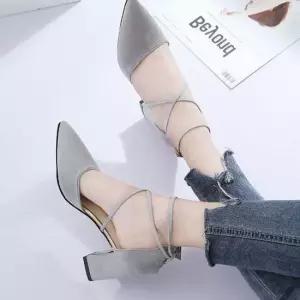 여성 사랑스러운컬러 스웨이드소재 스트랩 펌프스힐