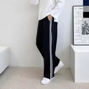 [모로엠] 남성 커플 두줄 트랙 와이드 팬츠 DM-PTA-QGTTG277M