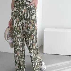 [다잇템]여자 찰랑핏 주름원단 통넓은 플리츠 팬츠