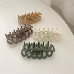 [신세계라이브쇼핑][옷자락] 여자 데일리 무광 꼬임 빅사이즈 헤어 집게핀