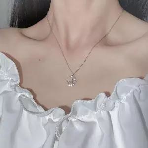 [신세계라이브쇼핑][옷자락] 여자 트렌디 큐빅 나비 달 레이어드 목걸이