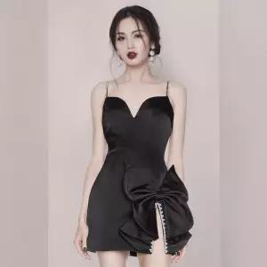 여성원피스 여름 브이넥 블랙 고급 퍼퓸 트임 프릴 드레스 심쿵직구