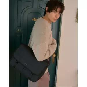 매장정품 JILLSTUART MEN ACC 블랙 US 코듀라 플랩형 크로스 JUBA5F451BK