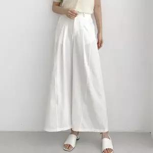 [옷자락]여자 찰랑 사선절개 플레어 핀턱 와이드핏 흰색 바지