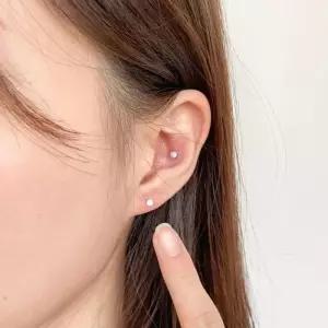 [옷자락]여자 데일리룩 포인트 오팔 캔디 피어싱