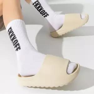 남녀 여름 통굽 가벼운 실내화 실외화 말랑 슬리퍼 공용샌들 여름신발 쪼리 어글리샌들