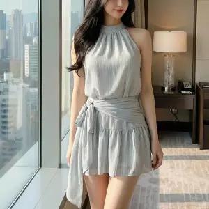 [하프클럽/]여자 하늘하늘 홀터넥 셔링 허리 스트랩 밑단 프릴 미니원피스