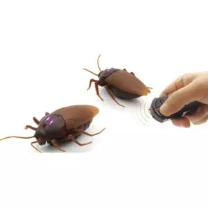 놀래키기 장난 움직이는 바퀴벌레 장난감 완구 아이