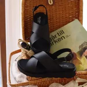 키높이신발 푹신한 샌들 남자샌들 남성샌들 쪼리 4cm 남자샌들