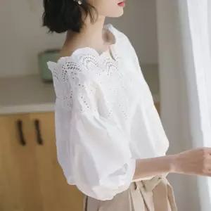 케익 펀칭 자수 퍼프소매 면블라우스