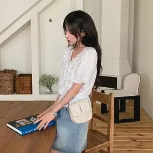 [다잇템] 여자 봄신상 반소매 레이스 잔주름 블라우스