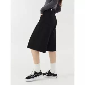 [하프클럽/진마니아]여자 버튼 포인트 사이드 절개 와이드 6부 7부 버뮤다 데님 팬츠 (블랙)