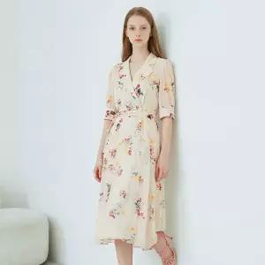 [하프클럽/]디나 다트 라인 플로럴 쉬폰 원피스