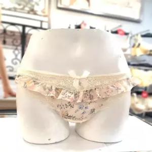 [에블린] 에블린 프리미엄 D컬렉션 가든끌레르 티팬티 EBWEF2347D