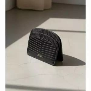 MUST IT_아페쎄 . 하프문 카드홀더 가죽 카드지갑 PXBMR F63270 LZZ