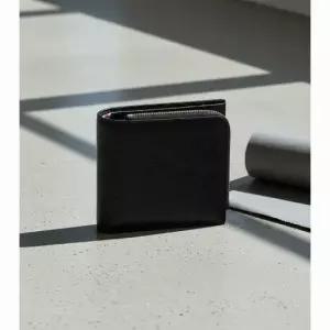 MUST IT_ RWB 탭 페블 그레인 지퍼 코인포켓 반지갑 MAW146A 00198 001