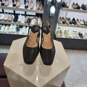 [엘칸토]엘칸토 HC10 여성스퀘어토베이직슬링백 LCWO22U51319 (49063629)