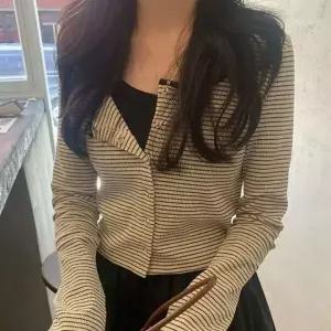 [하프클럽/]여성 슬림 크롭 스트라이프 니트 가디건