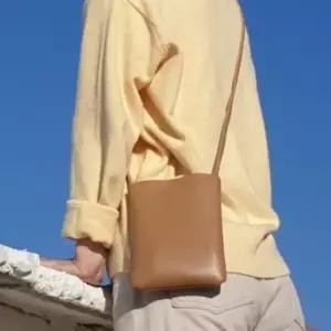 모카 인조가죽 핸드폰 휴대폰 가방 미니백 어깨끈 산