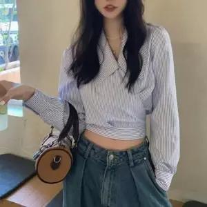 [SBD] 랩 스트라이프 카라 크롭 셔츠 스타일 빅 블라우스