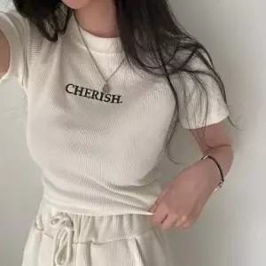 여자 2컬러 데일리 깔끔핏 크롭티 슬림핏 반팔티셔츠